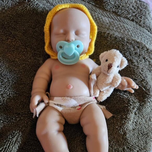 🆕8 Inch Mini Reborn Silicone Baby Doll Smile Face Infant Realistic Girl Doll - Picture 7 of 15